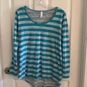 Lularoe Lynnae shirt